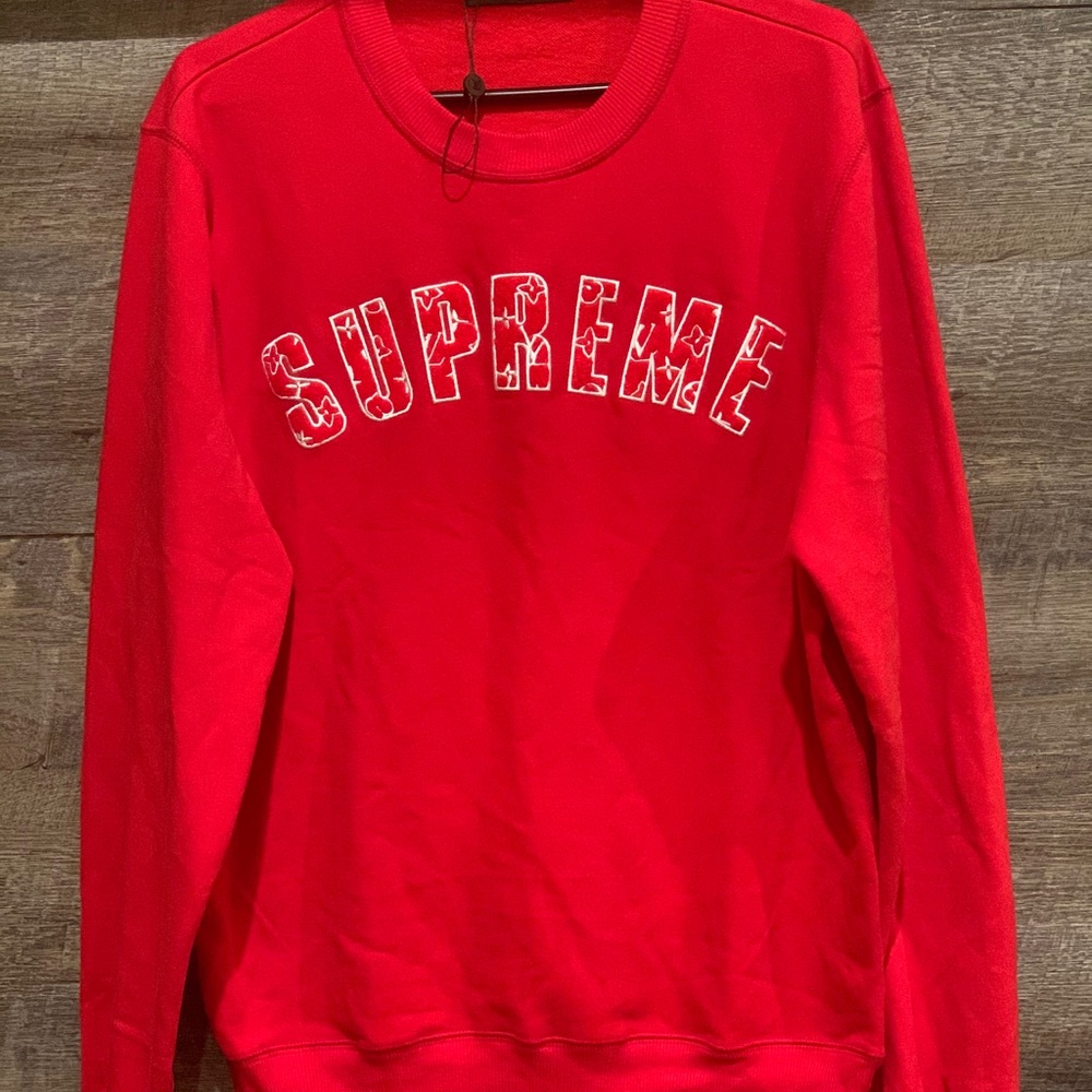 Louis Vuitton SUPREME Crewneck